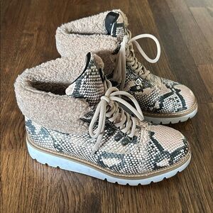 Aerosoles women’s Alden boot. Size 6.5